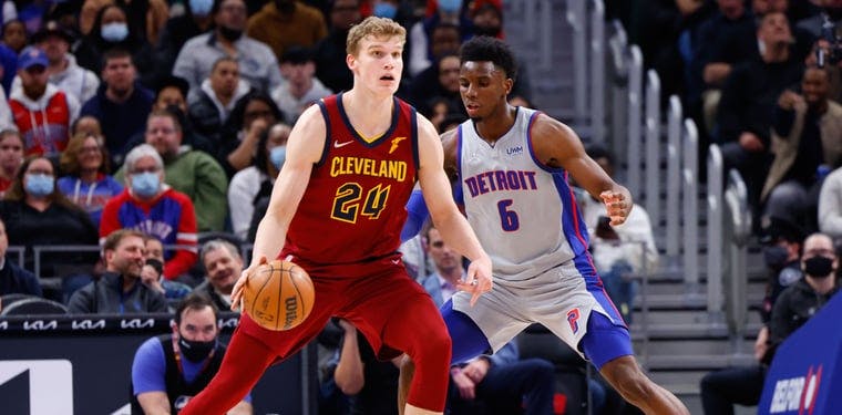  Cleveland Cavaliers forward Lauri Markkanen (24) is defended by Detroit Pistons guard Hamidou Diallo (6) 