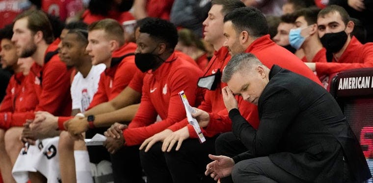 hio State Buckeyes head coach Chris Holtmann watches from the sideline 